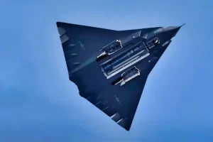 Навіть Китай не довіряє своєму ШІ: творці J-36 попередили про вигадані радари й неіснуючі бази