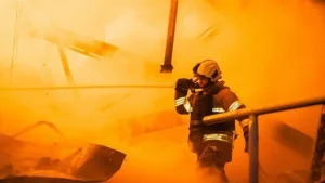Біля пункту пропуску Ягодин горять АЗС та фури після ймовірного удару РФ