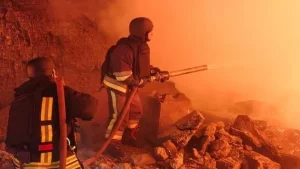 Нічні вибухи у Києві: пошкоджено будинки, спалахнули пожежі, є поранені