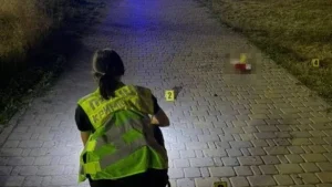 Вибухи у Києві: чоловік взірвав боєприпас, є постраждалі